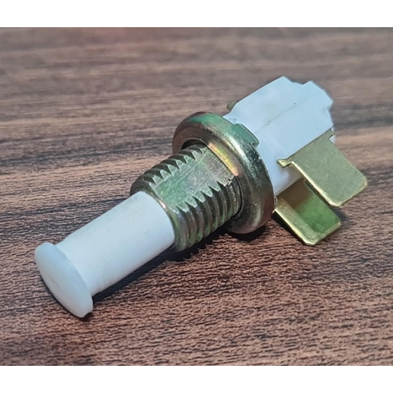 INTERRUPTOR DE RE ( CAMBIO MECANICO ) SENSOR CURTO MAVERICK 4CC